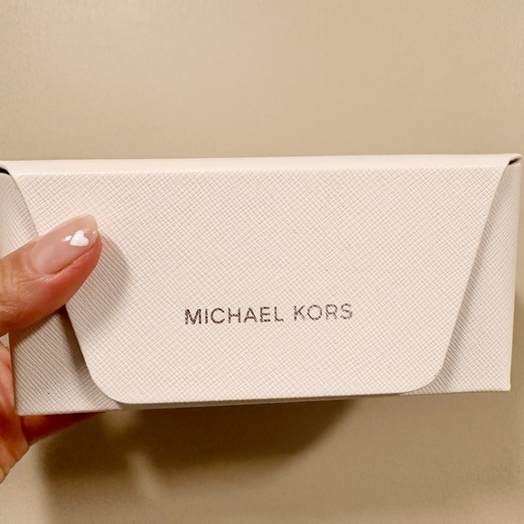 Michael Kors Sunglass Case - Picture 1 of 4